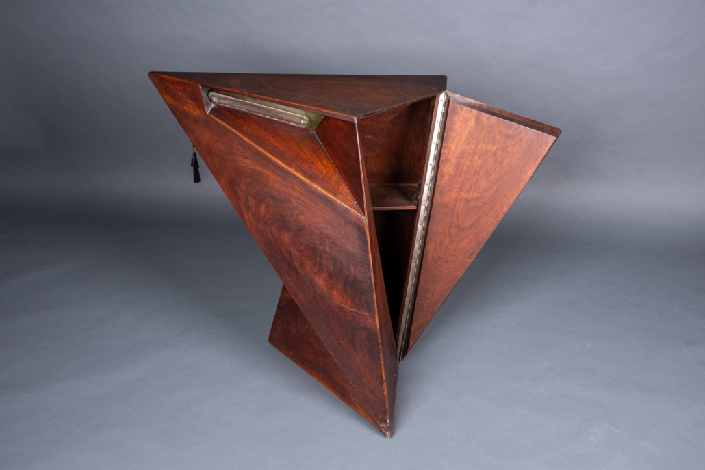 Wharton Esherick (1887-1970), ‘Fischer End Table with Lap Light,’ 1932. Walnut burl, 28 1⁄4 in by 26in by 28 3⁄4 in. Collection of Peter Fischer Cooke 