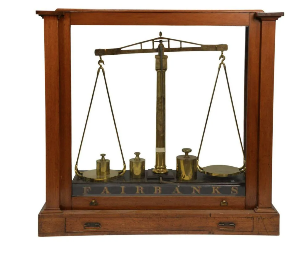 A monumental Fairbanks brass balance scale sold for $1,400 in April 2021 at Nadeau’s Auction Gallery. Image courtesy of Nadeau’s Auction Gallery and LiveAuctioneers.