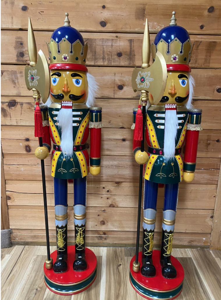A pair of life-size nutcrackers achieved $1,700 plus the buyer’s premium in May 2021 at Aok Auction Gallery. Image courtesy of Aok Auction Gallery and LiveAuctioneers