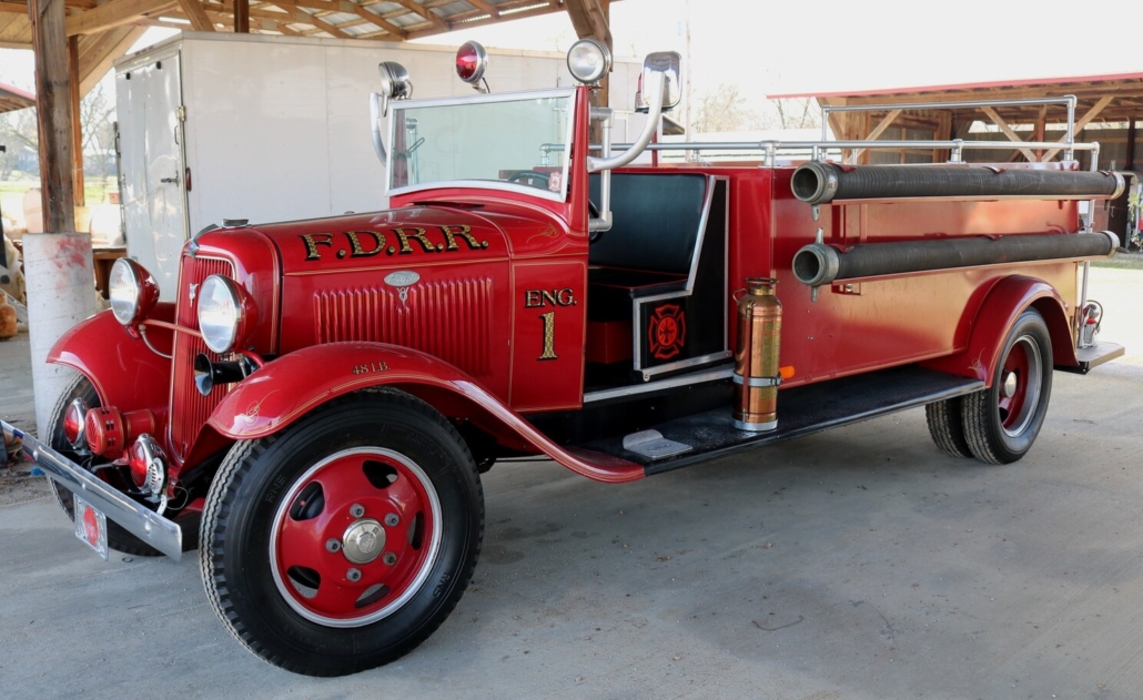 Completely restored 1935 Ford fire engine, est. $15,000-$30,000