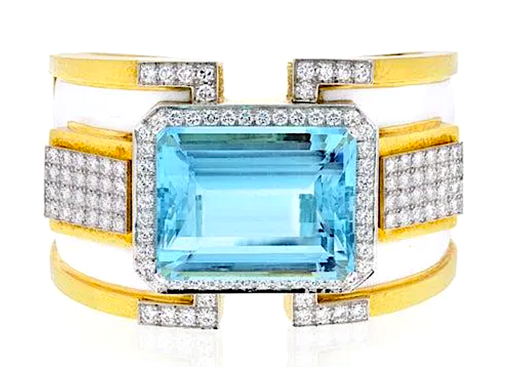 A David Webb platinum and 18K yellow gold cuff bracelet with a 90-carat rectangular-cut aquamarine flanked by diamonds brought $220,000 plus the buyer’s premium in January 2022 at Joshua Kodner. Image courtesy of Joshua Kodner and LiveAuctioneers.