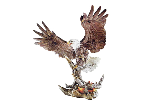 A Boehm porcelain American Bald Eagle sold for $4,600 plus the buyer’s premium in November 2018 at J. Garrett Auctioneers. Image courtesy of J. Garrett Auctioneers and LiveAuctioneers.
