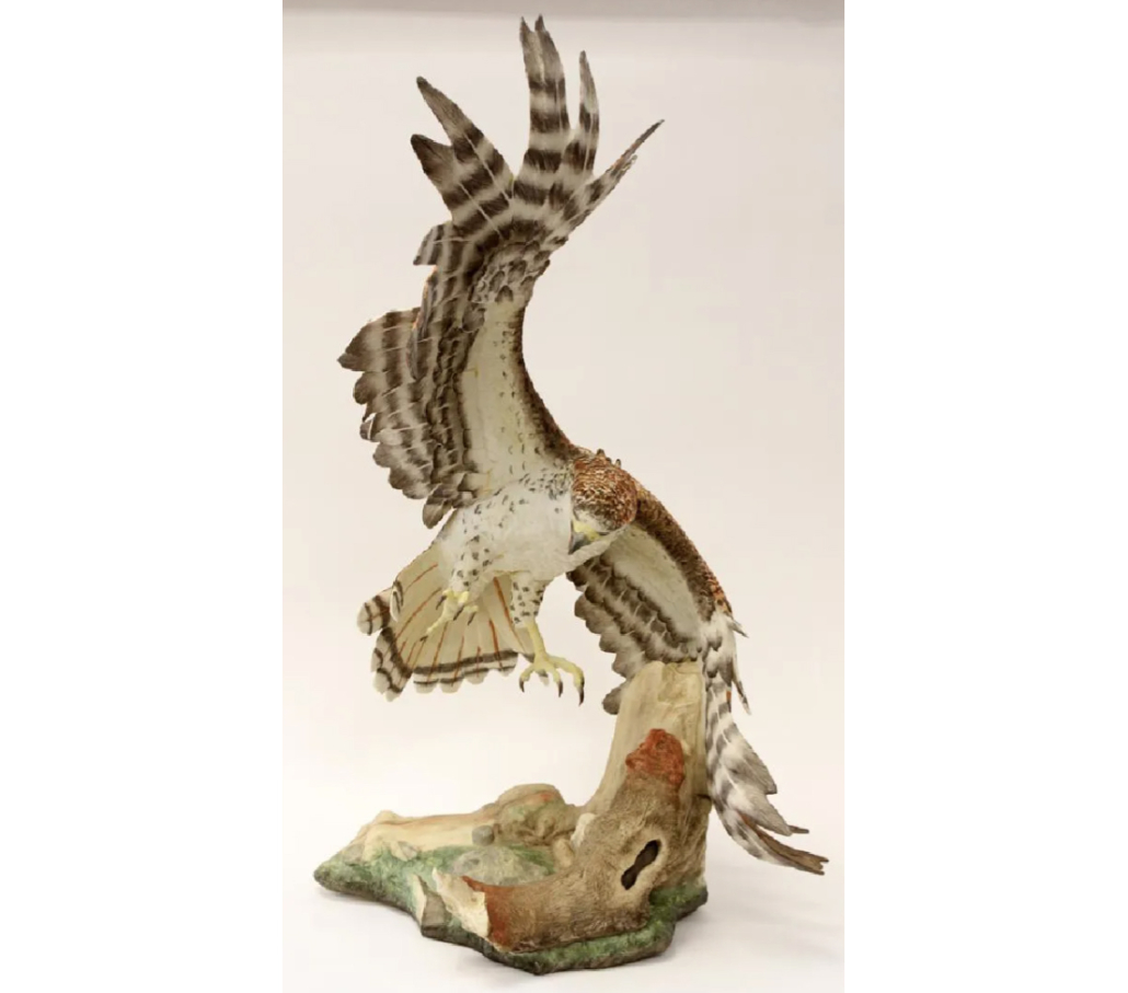 This signed Boehm limited edition sculpture of a Red-Tailed Hawk went out at $2,750 plus the buyer’s premium in December 2018 at DuMouchelles. Image courtesy of DuMouchelles and LiveAuctioneers.