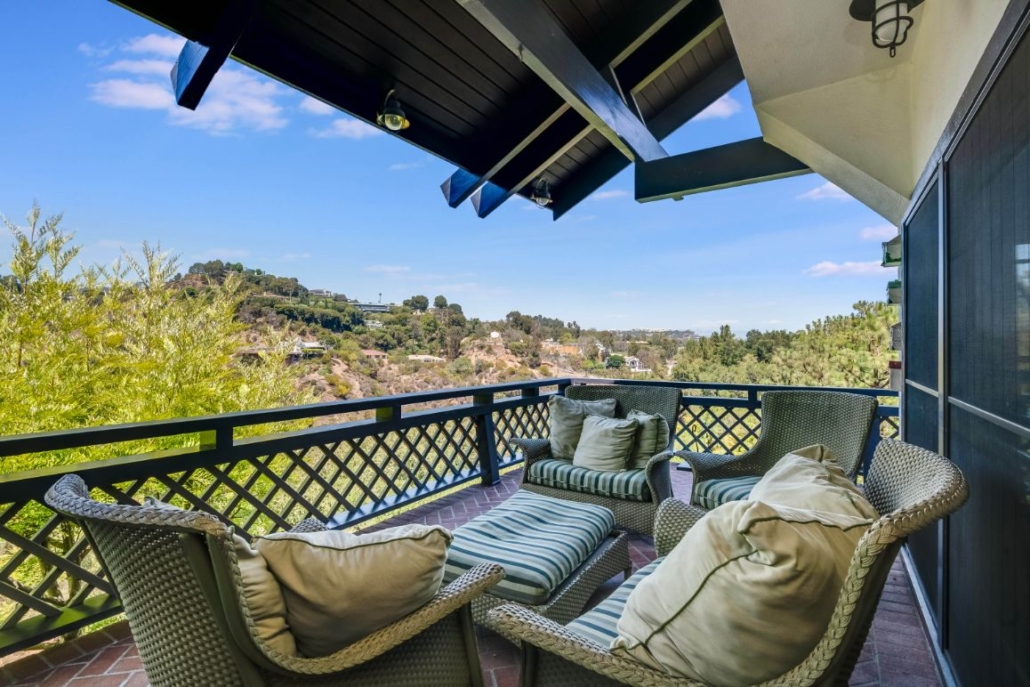  The outdoor deck of Brooke Shields’s just-sold Pacific Palisades home has excellent views. Courtesy of TopTenRealEstateDeals.com, Photo Credit: Adrian Van Anz