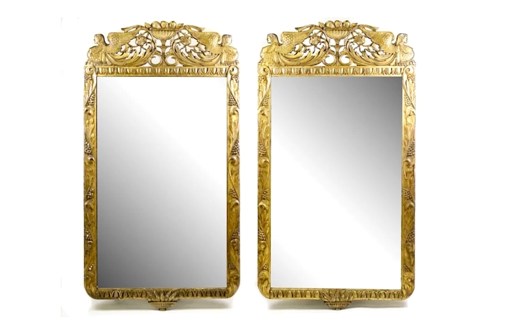 A matched pair of English Regency giltwood mirrors sold in March 2015 for $3,750 plus the buyer’s premium. Image courtesy of Ahlers & Ogletree Auction Gallery and LiveAuctioneers.