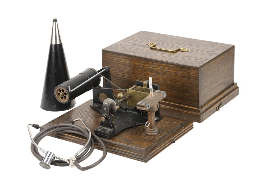 Amet Echophone cylinder phonograph, est. CA$2,000-$4,000