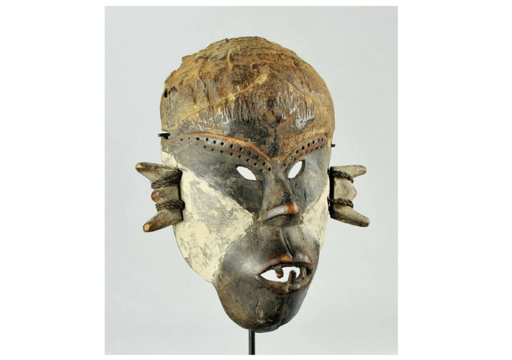 Boa Pongdudu warrior mask, est. $1,500-$2,000