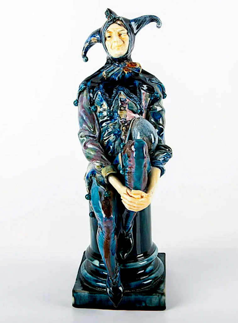 A monumental Royal Doulton jester prototype from the 1920s was part of the firm’s archives before it spent decades in the hands of a UK collector. It brought $30,000 plus the buyer’s premium in December 2021. Image courtesy of Lion and Unicorn and LiveAuctioneers.