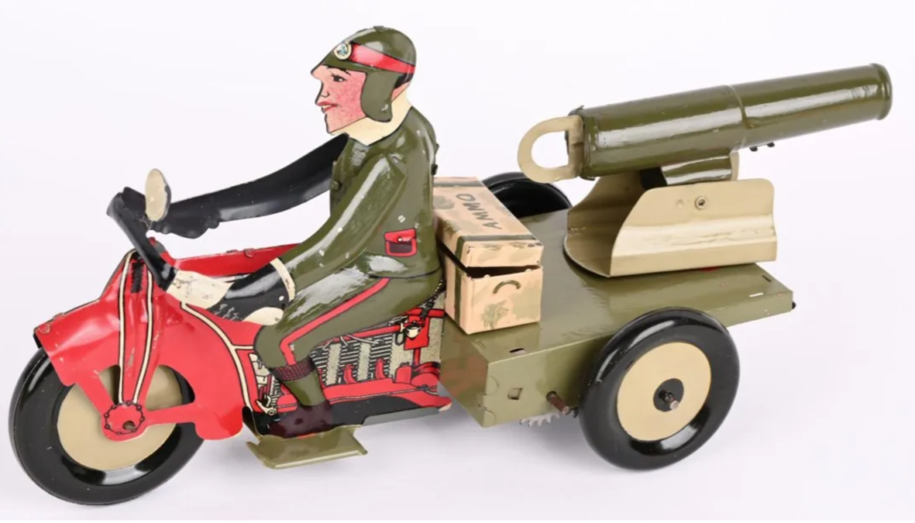 A prototype Marx Speedboy 4 with a soldier driver and accessories including a branded ‘AMMO’ box and a movable spring-loaded cannon realized $14,000 plus the buyer’s premium in January 2022. Image courtesy of Milestone Auctions and LiveAuctioneers.