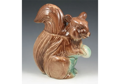 Animal-form cookie jars offer a menagerie of choices