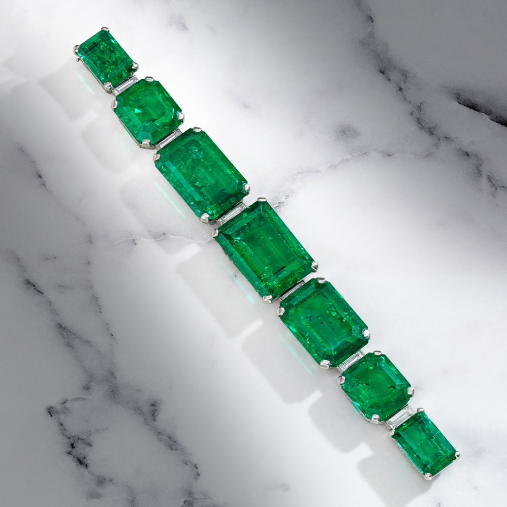 Cartier 101-carat Colombian emerald Art Deco bracelet, est. $750,000-$1,250,000. Image courtesy of Bonhams