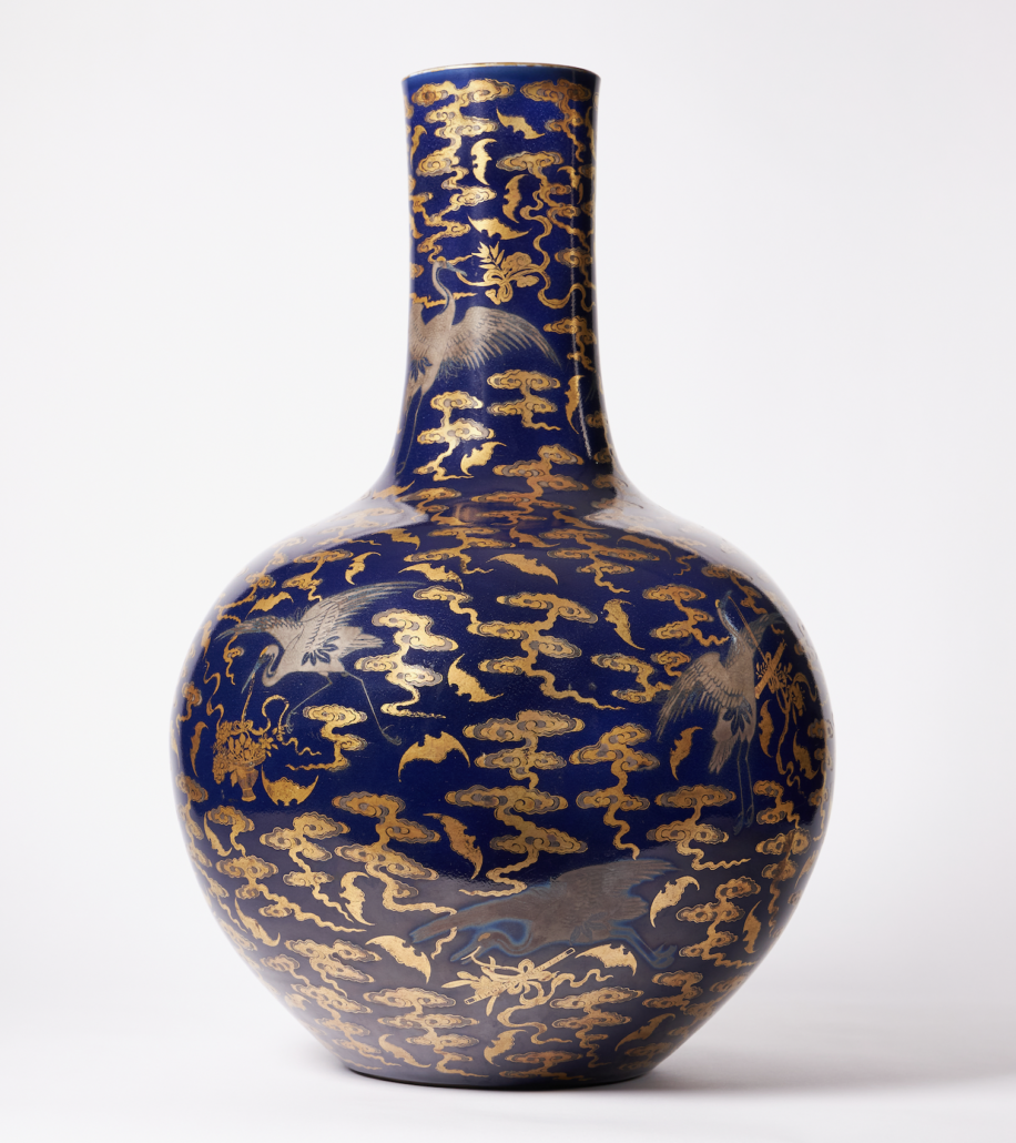 On May 18, a vase created for the court of the Qianlong Emperor will be offered with an estimate of £100,000-£150,000.