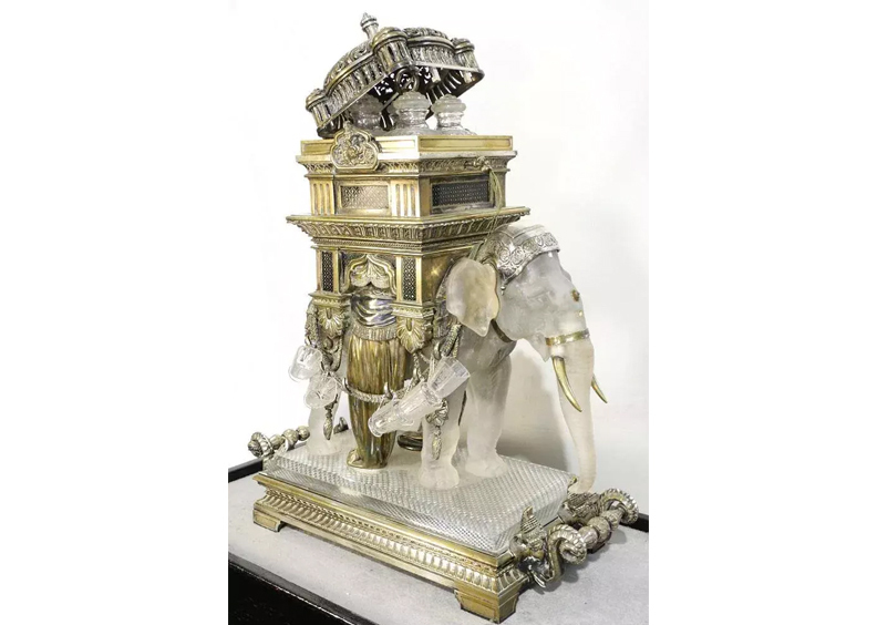 Posh pachyderm made by Baccarat thunders to $112,175 at Lunds