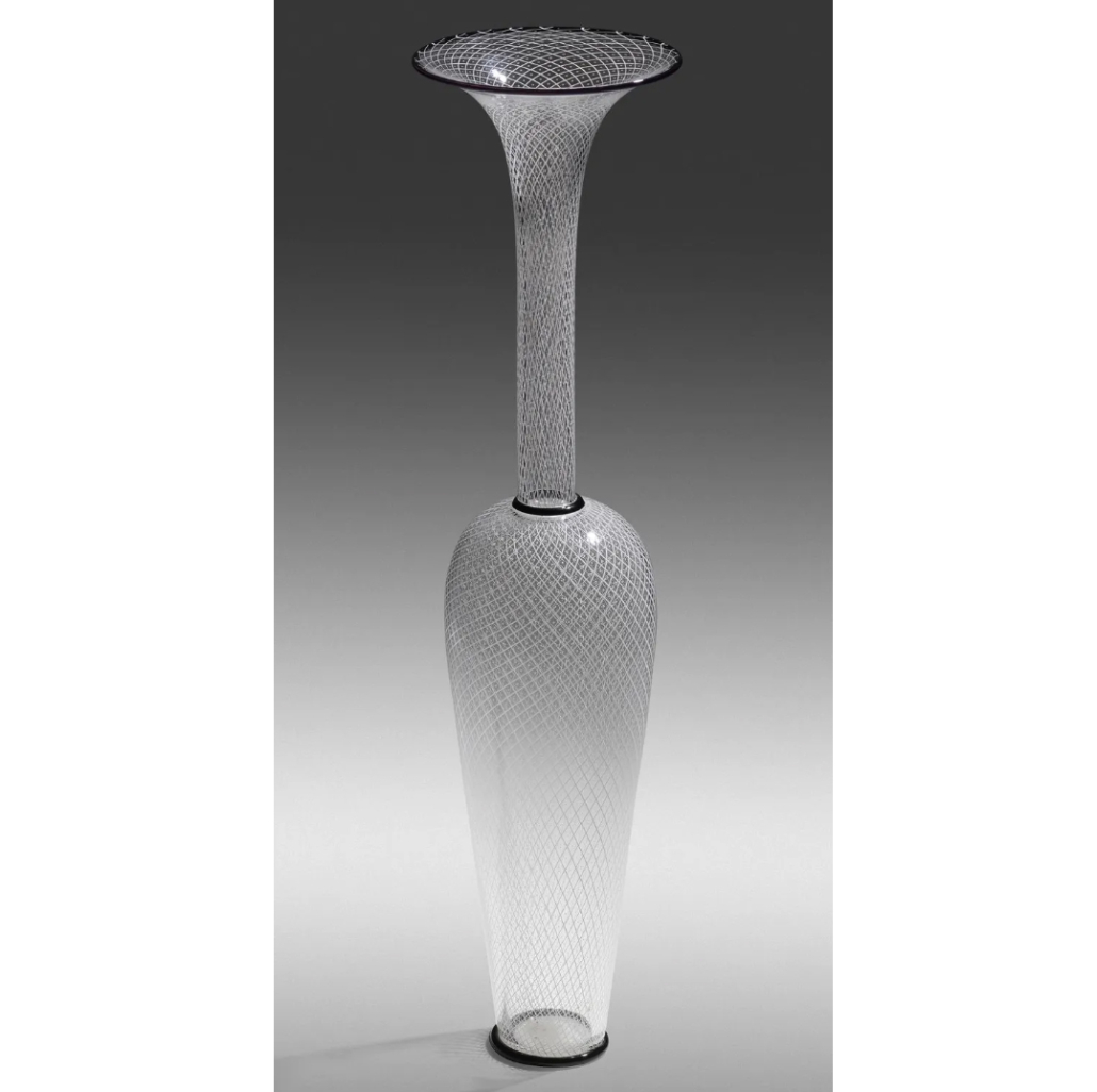 A 24½in Dante Marioni reticello vase from 2000 made $2,800 plus the buyer’s premium in January 2022. Image courtesy of Rago Arts and Auction Center and LiveAuctioneers.