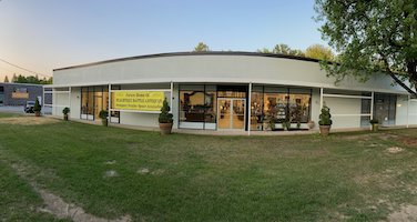 Peachtree Battle Antiques & Interiors, which is affiliated with Ahlers & Ogletree Auction Gallery, has moved to a spacious new location in Atlanta.