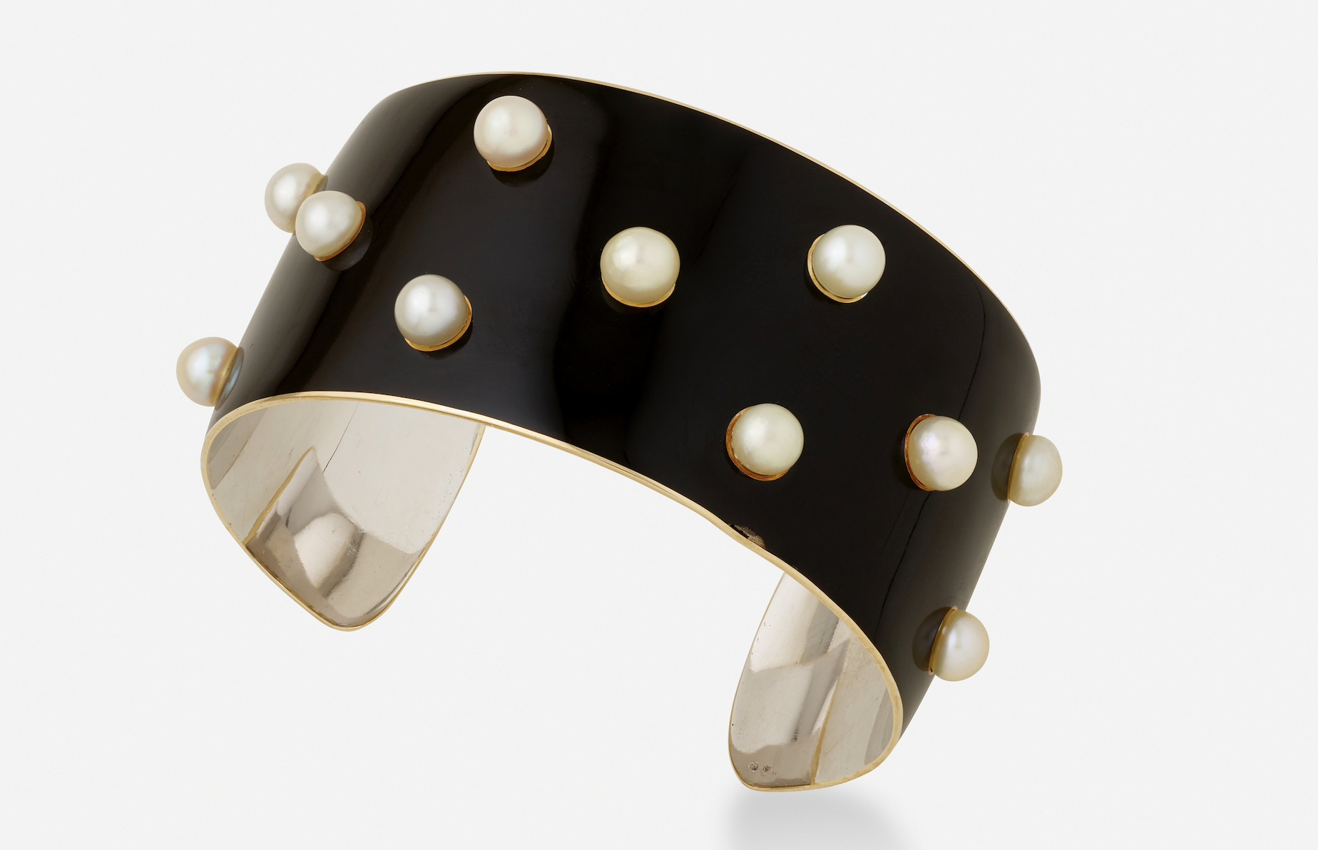 Rene Boivin pearl cuff bracelet, est. $7,000-$9,000. Image courtesy of Rago/Wright/LAMA