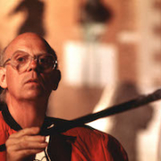 Artist Claes Oldenburg, shown during a 1985 performance of ‘The course of the knife’ in Venice, Italy. Oldenburg died July 18 at the age of 93. Image courtesy of Wikimedia Commons, photo credit Gorupdebesanez. Shared under the Creative Commons Attribution-Share Alike 3.0 Unported license.