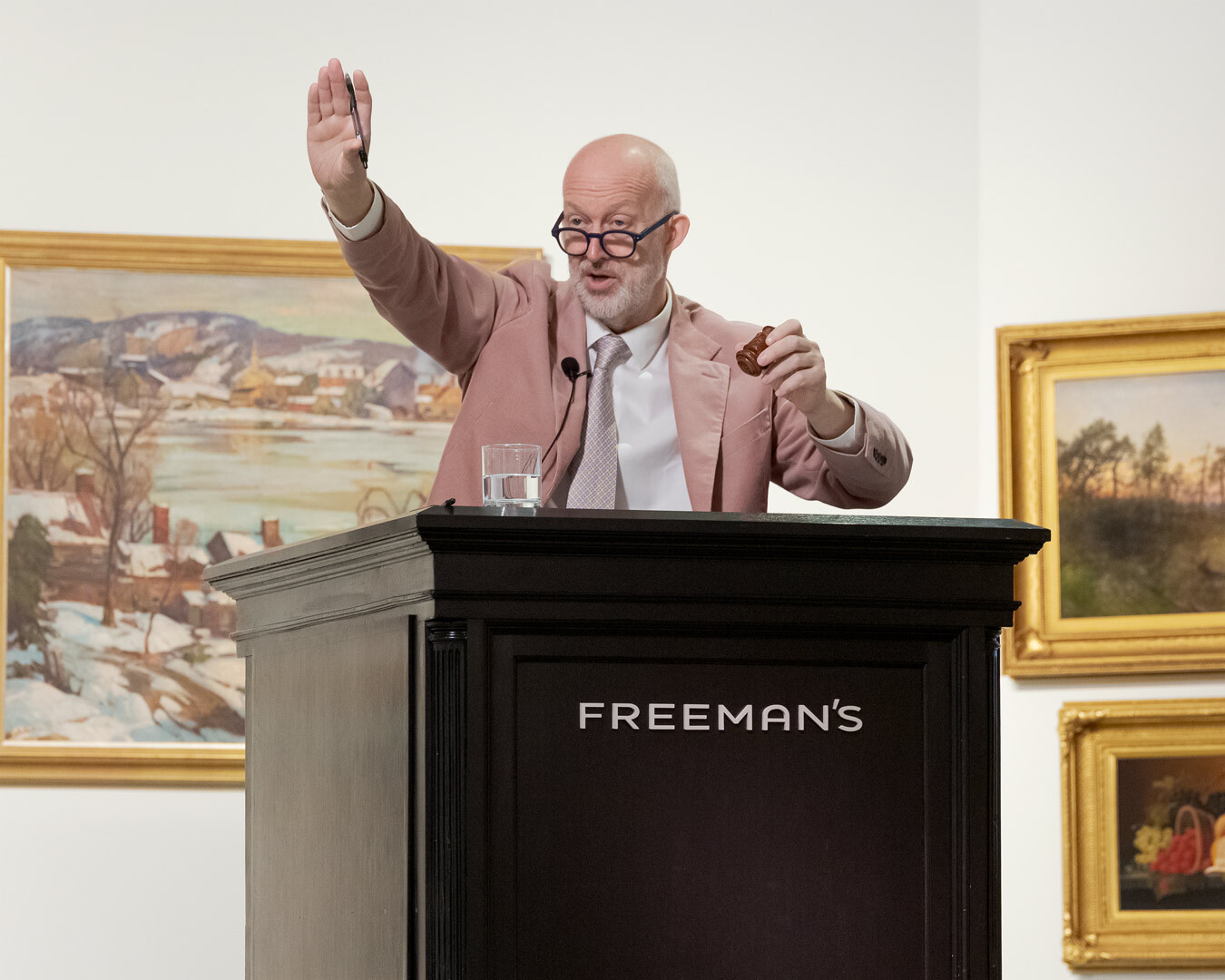 Freeman’s Chairman and Director of Fine Art, Alasdair Nichol, shown at the auctioneer’s podium. 