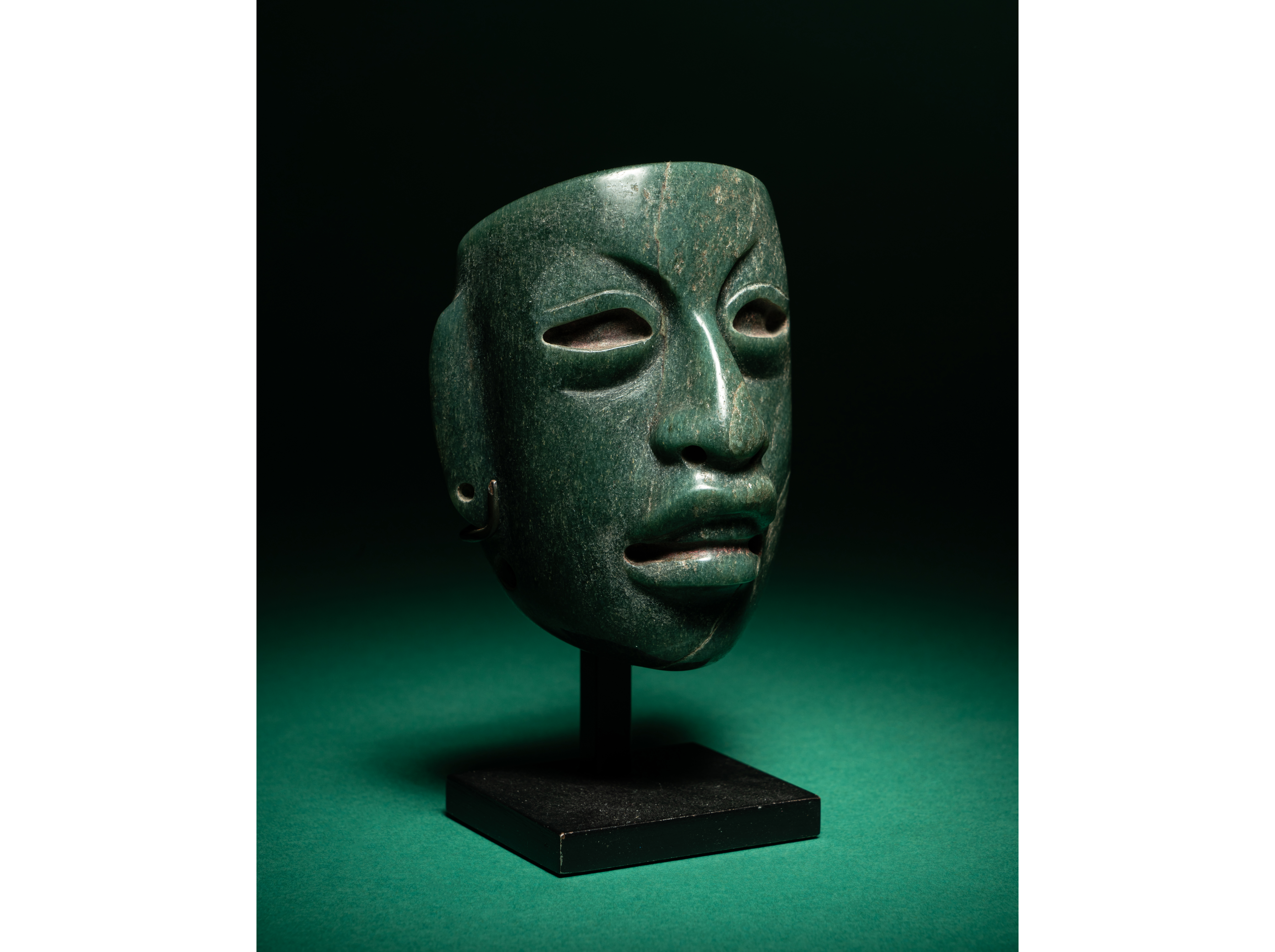 Olmec jade maskette, est. $6,000-$8,000