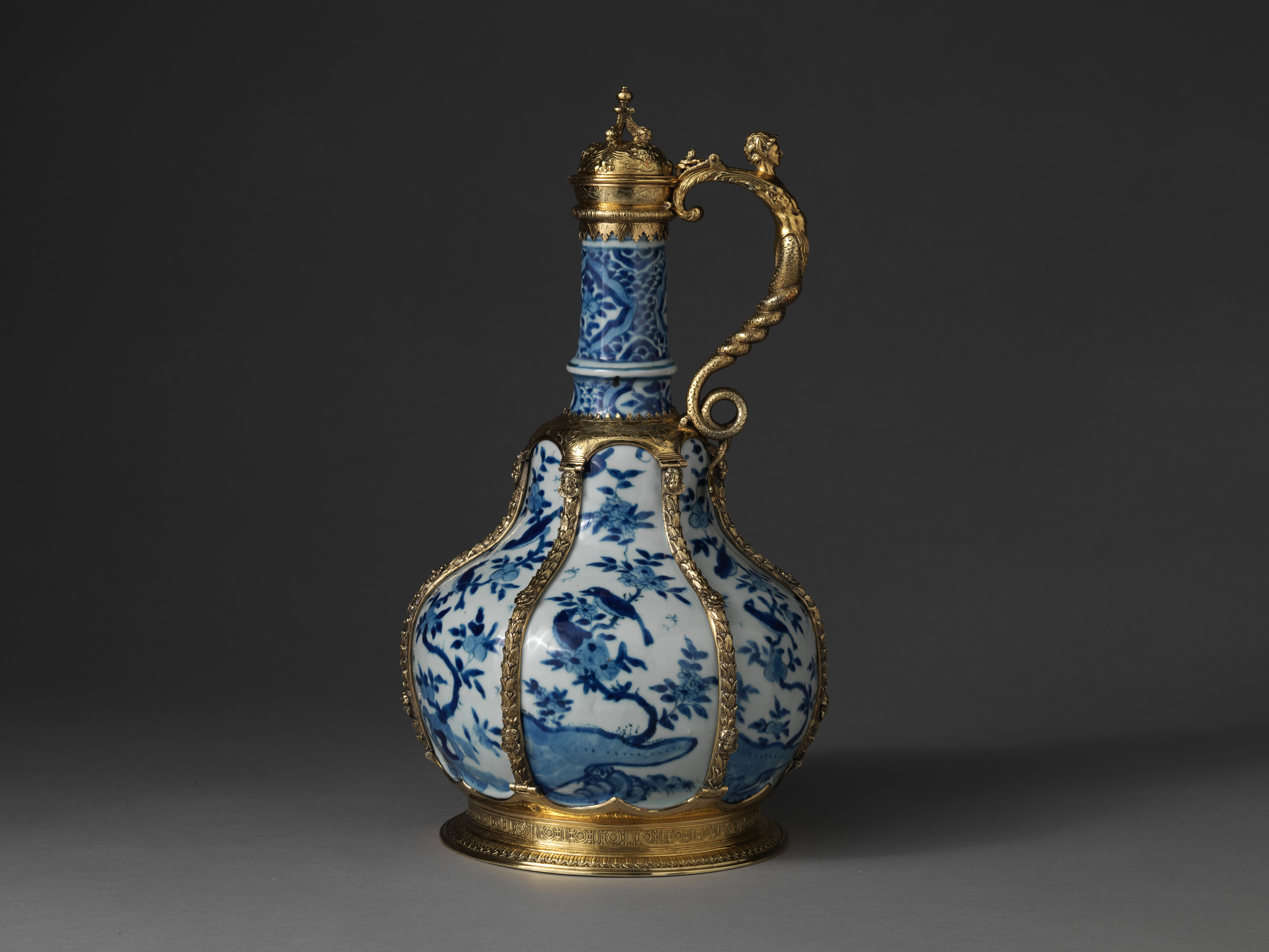 Ewer from Burghley House, Lincolnshire. Chinese porcelain 1573-circa 1585, British mounts circa 1585. Hard-paste porcelain, gilded silver. Height: 13 5/8in. (34.6cm). The Metropolitan Museum of Art, New York, Rogers Fund, 1944 (44.14.2) 