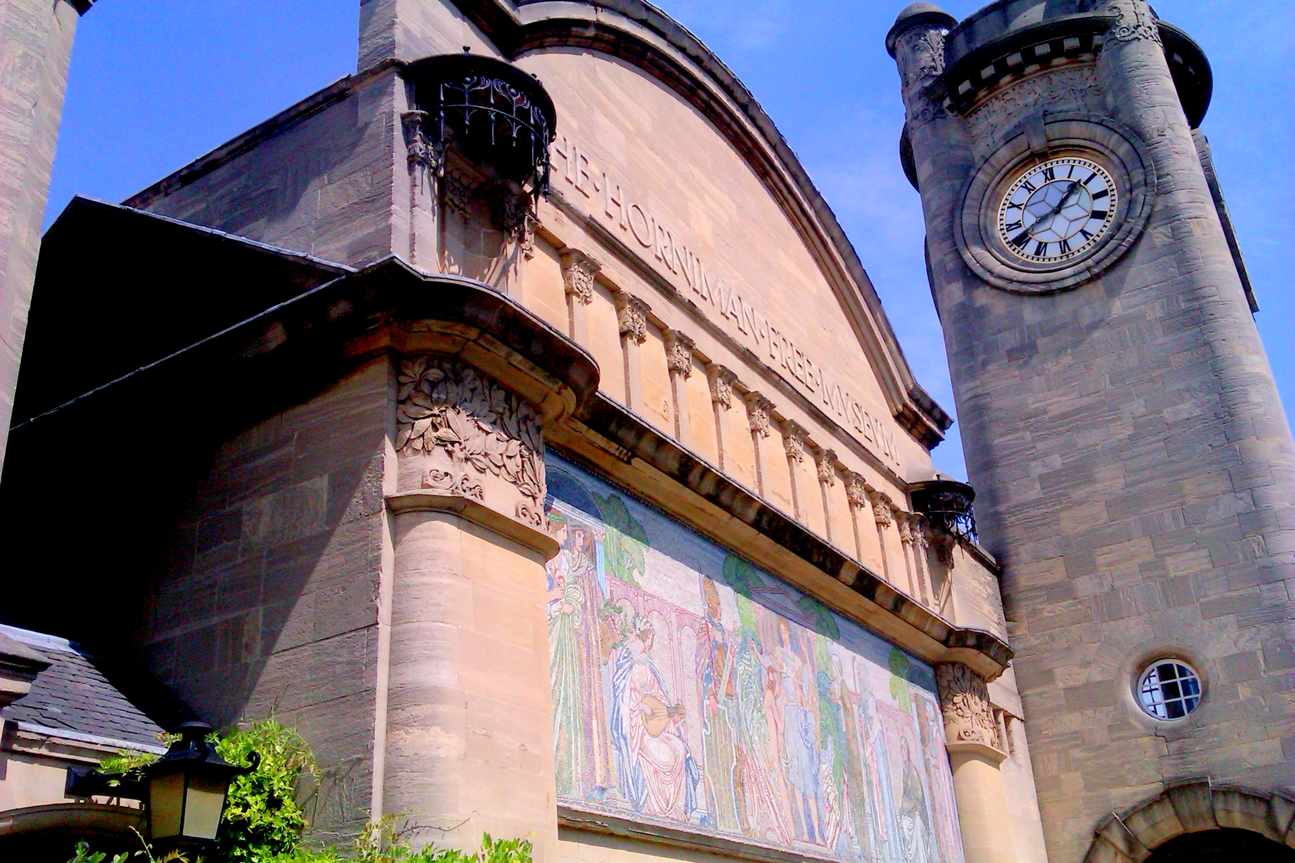 Exterior of the Horniman Museum and Gardens in London, photographed in July 2013. On August 7, the museum agreed to return its collection of Benin Bronzes to Nigeria, the country from which they were taken in the late 19th century. Image courtesy of WikiMedia Commons, photo credit Looshluz. Shared under the Creative Commons Attribution-Share Alike 4.0 International license.