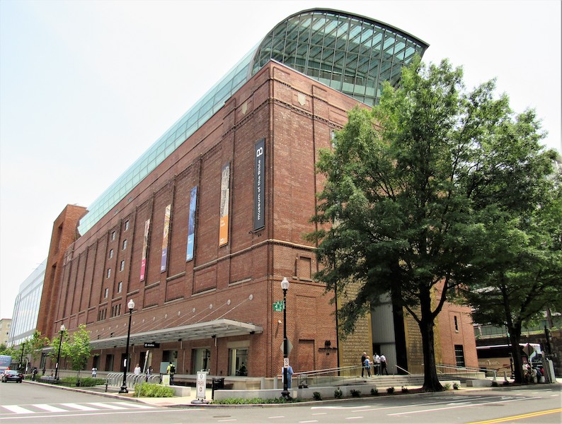 Exterior of the Museum of the Bible in Washington, DC, taken in June 2019. On September 29, the museum returned a millennium-old Christian manuscript to Greece after learning it had been stolen from the Eikosiphoinissa Monastery in 1917. Image courtesy of Wikimedia Commons, photo credit Farragutful. Shared under the Creative Commons Attribution-Share Alike 4.0 International license