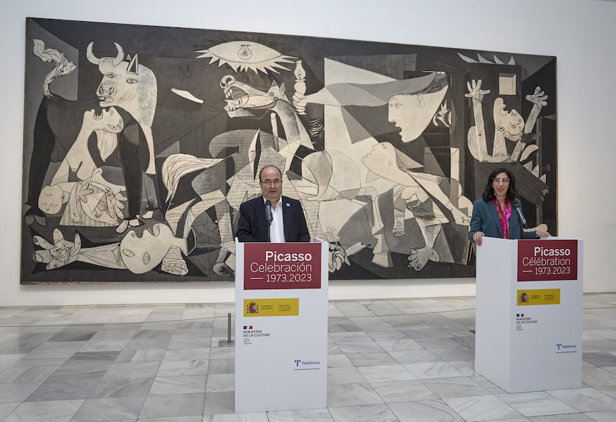 Standing before Picasso’s ‘Guernica,’ Miquel Iceta, Ministry of Culture and Sport of Spain and Rima Abdul Malak, Minister of Culture of France announced plans for a slate of exhibits and other events to commemorate the upcoming 50th anniversary of Pablo Picasso’s death. Image courtesy of the photographic archive of the Museo Reina Sofía.