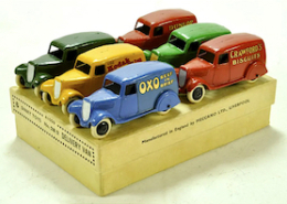 This circa-1935 Dinky pre-war No.28/2 trade box (A1009), including six delivery vans, achieved $11,505 plus the buyer’s premium in August 2019. Image courtesy of M&M Auctions and LiveAuctioneers.