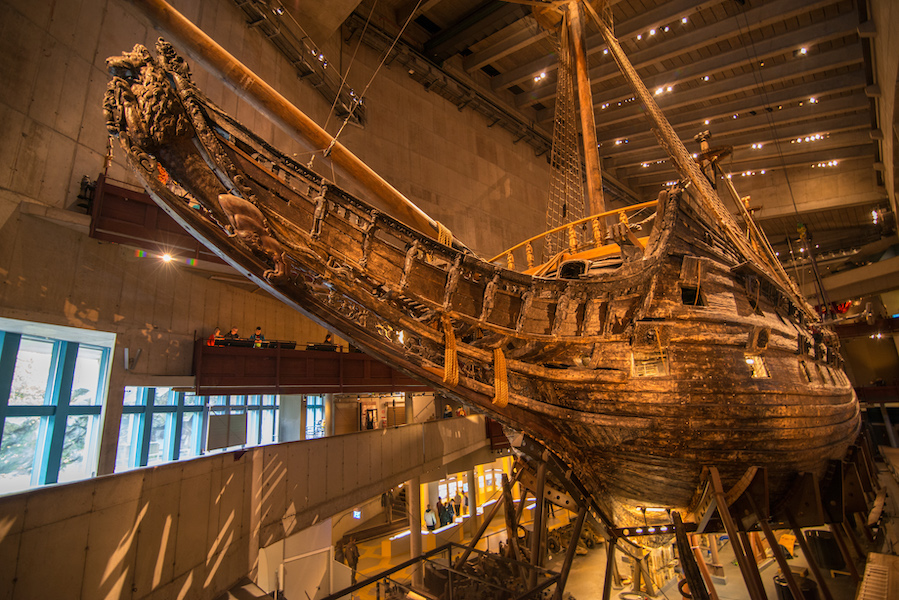 Another angle on the bow of the Vasa, a Swedish warship that sunk during its maiden voyage in 1628 and has been displayed in a Stockholm museum since it was salvaged in 1961. Swedish marine archeologists announced they have located the wreck of the Applet (Apple), Vasa’s sister ship. Image courtesy of Wikimedia Commons, photo credit Jorge Lascar. Shared under the Creative Commons Attribution 2.0 Generic license.