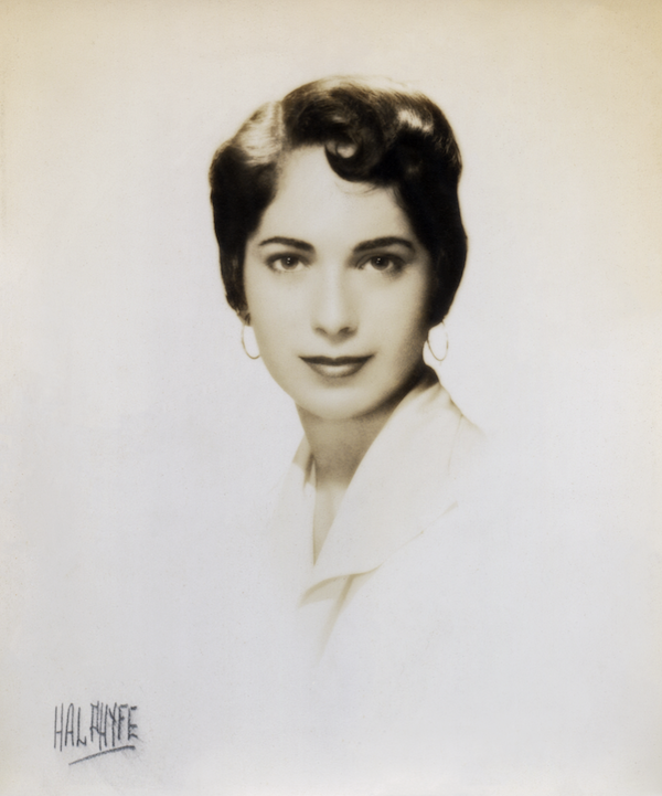 Mira Lehr portrait from 1953, taken by Hal Phyfe