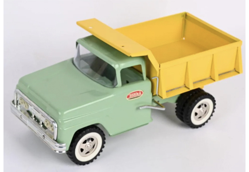 A #406 Tonka dump truck, evidently never played with, achieved $2,800 plus the buyer’s premium in January 2022. Image courtesy of Milestone Auctions and LiveAuctioneers.
