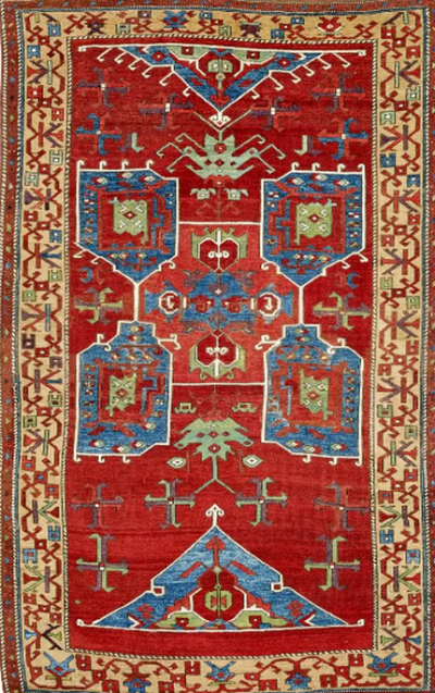 A 17th-century West Anatolian star medallion Oushak rug featuring dominant triangular forms and bold two-tone crosses, earned €28,000 (about $29,474) plus the buyer’s premium in May 2022. Image courtesy of RIPPON Boswell & Co., International Auctioneers and LiveAuctioneers