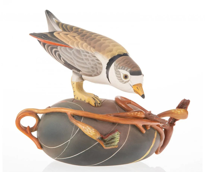 Annette Corcoran’s labor-intensive, bird-themed studio teapots always command attention at auction. Her Piping Plover teapot, a painted porcelain work dating to 1998, sold for $1,200 plus the buyer’s premium in July 2021. Image courtesy of Heritage Auctions and LiveAuctioneers