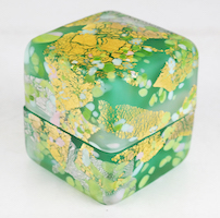 Maitre verrier covered art glass box by Kyohei Fujita, estimated at $2,500-$3,500