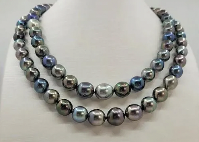 Double-strand multi-color Tahitian pearl necklace, estimated at $5,500-$6,000