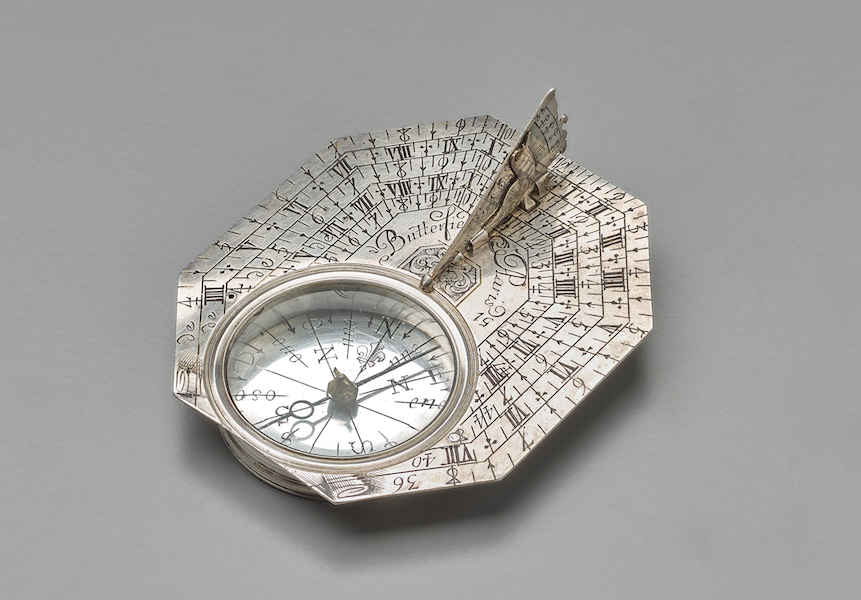 Portable sundial with a compass (signed: “Butterfield AParis”), France, circa 1690. Silver, glass, and blued steel. The Lentz collection, on loan to the Yale Peabody Museum of Natural History 