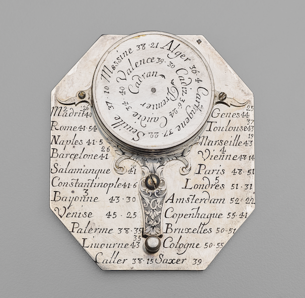 Portable sundial with a compass (back) (signed: “Butterfield AParis”), France, circa 1690. Silver, glass, and blued steel. The Lentz collection, on loan to the Yale Peabody Museum of Natural History 