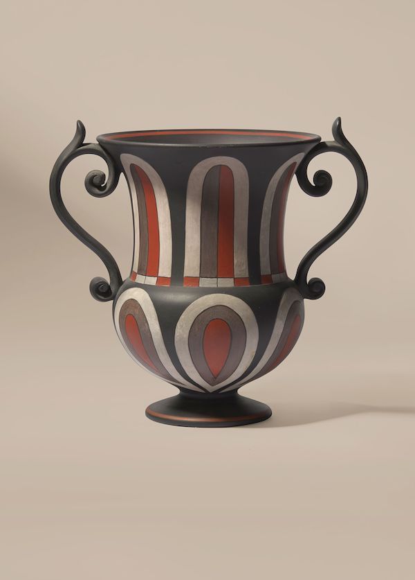 19th-century Wedgwood encaustic-decorated black basalt handled urn, estimated at $1,000-$1,500. Image courtesy of Freeman’s