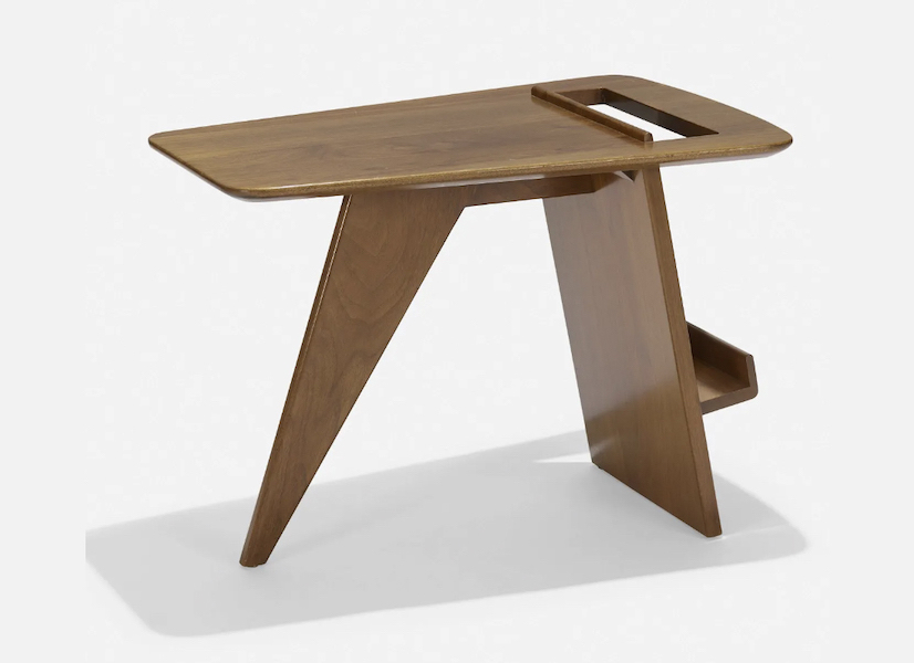 Featuring an angular leg and a cutout, this Model T539 magazine table by Jens Risom achieved $2,800 plus the buyer’s premium in September 2019. Image courtesy of Wright and LiveAuctioneers.