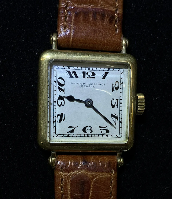 This 1920s Patek Philippe cushion mechanical man’s watch, Ref #6088, in 18K gold realized $20,000 plus the buyer’s premium in December 2022. Image courtesy of APR57 Gallery and LiveAuctioneers.