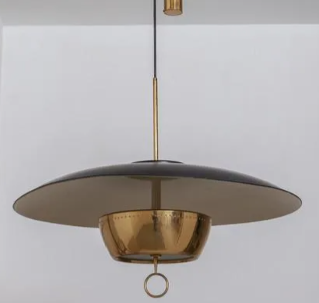 Designed by Gaetano Sciolari in the 1950s, this A 5011 hanging Saliscendi lamp made by Stilnovo in lacquered aluminum, burnished brass and molded glass took $5,496 plus the buyer’s premium in April 2021. Image courtesy of Aste di Antiquariato Boetto and LiveAuctioneers.