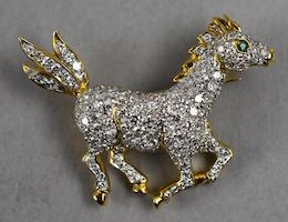 18K gold, diamond and emerald horse brooch, estimated at $1,000-$2,000