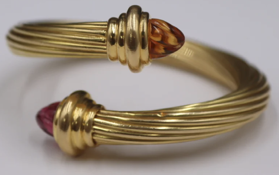 Ribbed 18K gold and tourmaline bracelet, estimated at $5,000-$7,000. Image courtesy of Clarke Auction Gallery