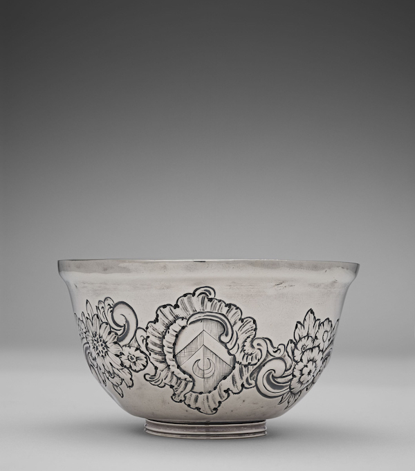 Simeon Soumaine (active in London and New York, circa 1685–1750), sugar dish, circa 1750. Silver, 12.1cm (4 3/4in.) Harvard Art Museums/Fogg Museum, Gift of Daniel A. Pollack AB ’60 and Susan F. Pollack AB ’64, 2020.200. Image courtesy of the Harvard Art Museums 