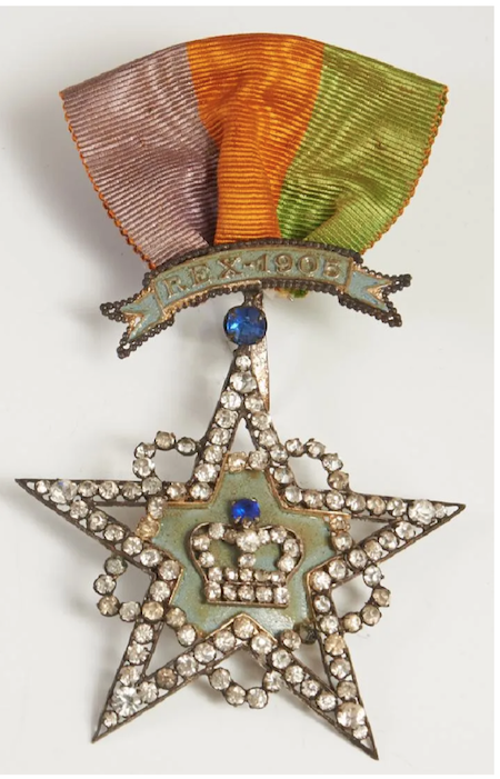 A 1905 Krewe of Rex ducal badge, having a theme of ‘Idealistic Queens,’ brought $2,000 plus the buyer’s premium in May 2017. Image courtesy of Crescent City Auction Gallery and LiveAuctioneers.