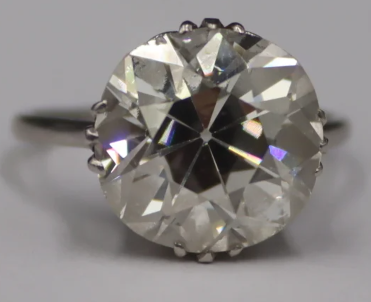 Platinum and 6.92-carat diamond engagement ring with a GIA-graded L color, VS2 diamond, estimated at $4,000-$6,000. Image courtesy of Clarke Auction Gallery