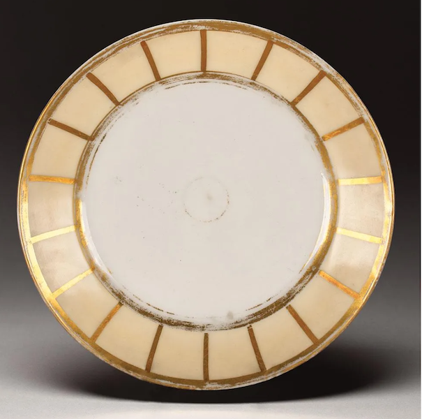 This George Washington-owned and -used dish, described as a ‘birthday feast’ plate, achieved $57,376 plus the buyer’s premium in February 2020. Image courtesy of RR Auction and LiveAuctioneers.