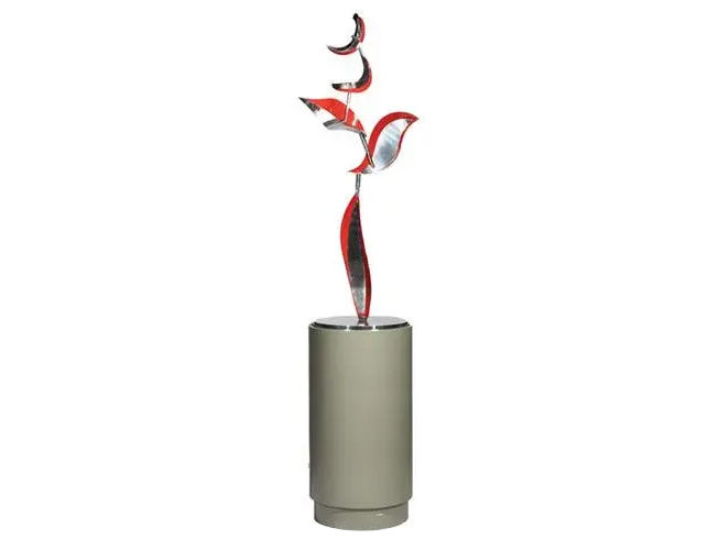 A Lin Emery kinetic sculpture, ‘Flower Dance,’ realized $36,000 plus the buyer’s premium in November 2020. Image courtesy of Neal Auction Company and LiveAuctioneers