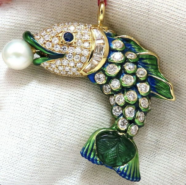 Akoya pearl, 18K gold, sapphire, emerald and diamond fish-form pendant, estimated at $13,000-$16,000
