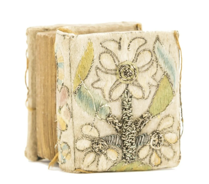 Described as a “thumb Bible,” the contents of this miniature religious text date to the early 17th century and its binding is embroidered. Only two others of its type have appeared at auction. This one realized £22,000 (about $26,500) plus the buyer’s premium in June 2020. Image courtesy of Forum Auctions and LiveAuctioneers